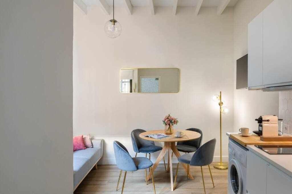 Monkeys Apartments San Roman Deluxe Seville Ngoại thất bức ảnh