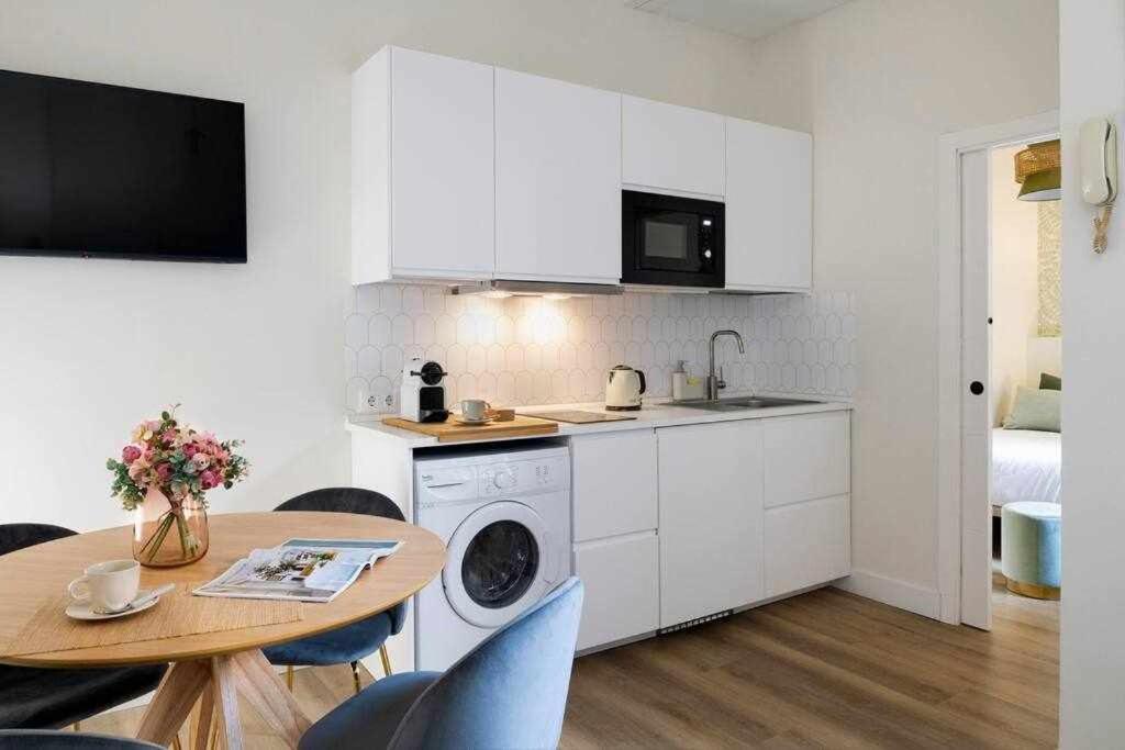 Monkeys Apartments San Roman Deluxe Seville Ngoại thất bức ảnh